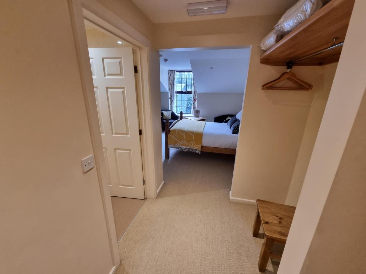 Zucchini Hotel Truro Extérieur photo